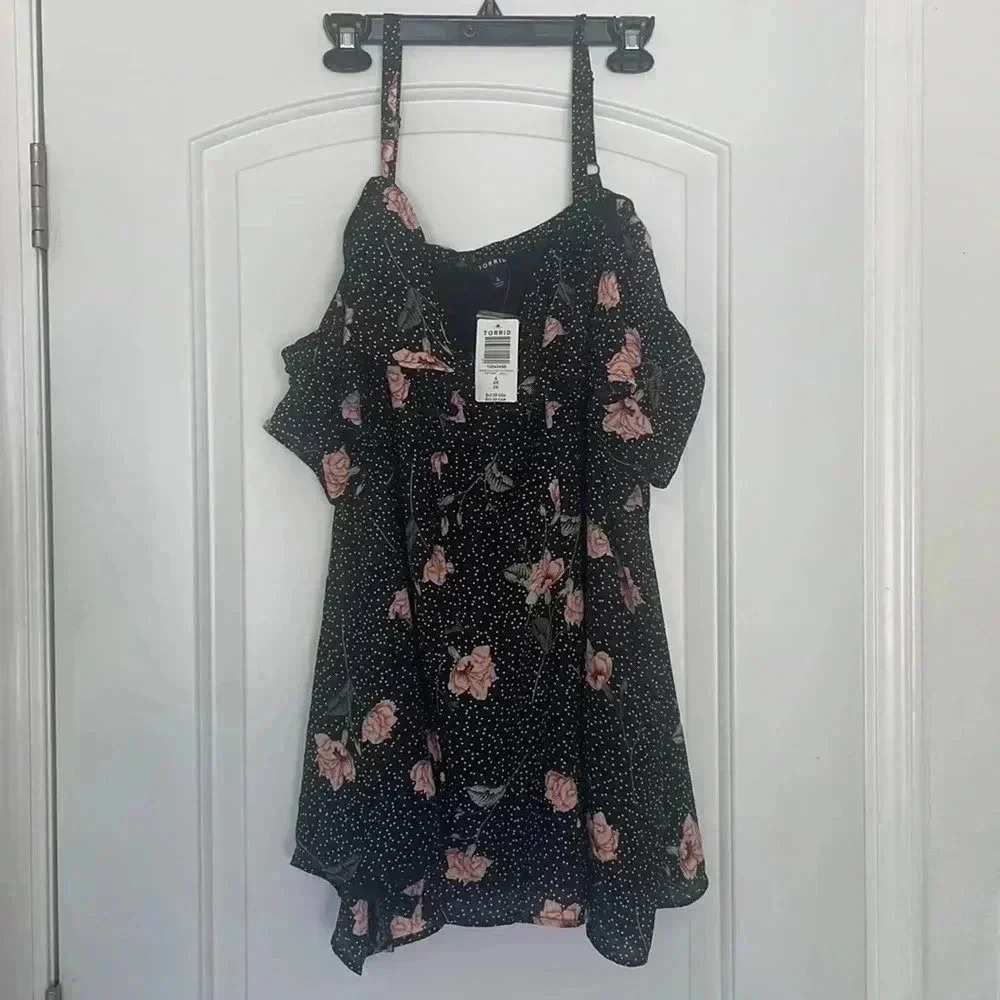 NWT Torrid Georgette Ruffle Cold Shoulder Blouse Floral Black Sz 4X (26) - Picture 6 of 8